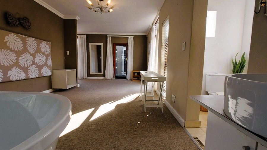 9 Bedroom Property for Sale in Montclair Western Cape